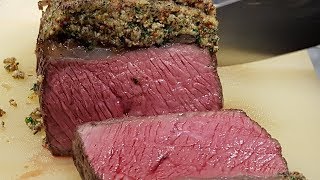 Roastbeef mit Kräuterkruste feat Knochen inkl Rezept zum selber machen  Mori kocht [upl. by Adnomal]