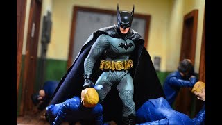 Mezco One12 Collective Batman Ascending Knight Review [upl. by Canute]