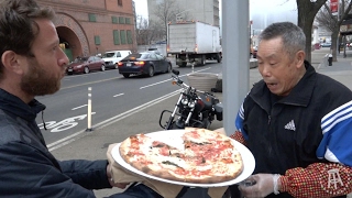 Barstool Pizza Review  The Original Grimaldis Brooklyn NY [upl. by Schaeffer]