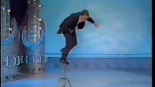 ✅Frank Olivier Comedy Juggler 1988 [upl. by Anaeerb]